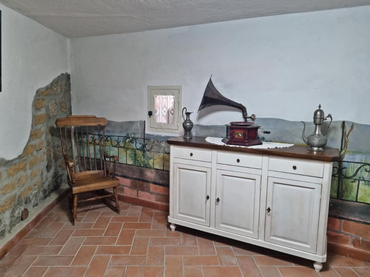 Nives Tuscania